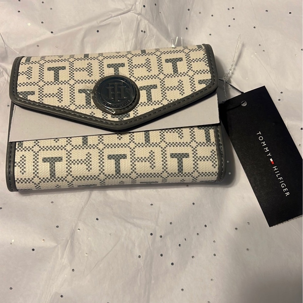 Tommy Hilfiger wallet